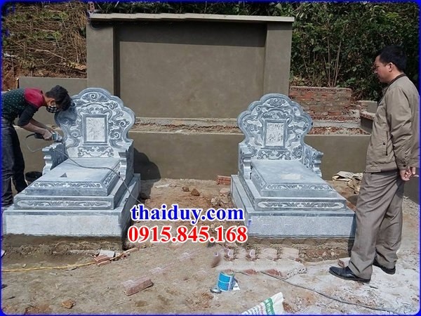 Hình ảnh mộ tam cấp bằng đá phong thủy đẹp cất để tro hài cốt hỏa táng