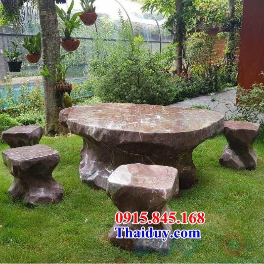 Mẫu bàn ghế đá khuôn viên sân vườn tư gia