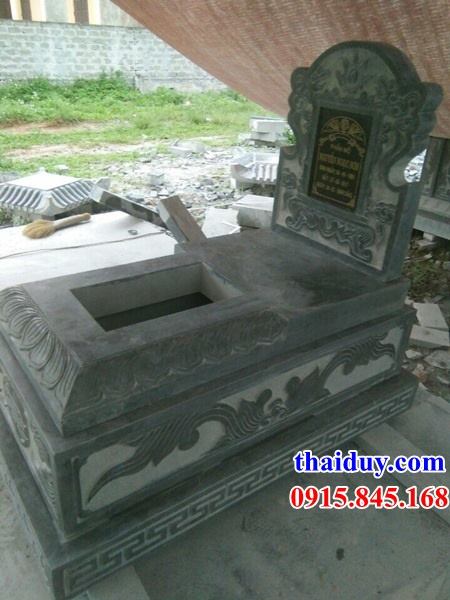 Mẫu mộ đá xanh rêu nguyên khối cất để tro hài cốt hỏa táng bán chạy nhất