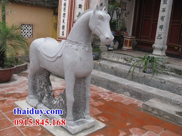 Mẫu ngựa phong thủy đình đền chùa miếu bằng đá tự nhiên nguyên khối đẹp bán toàn quốc