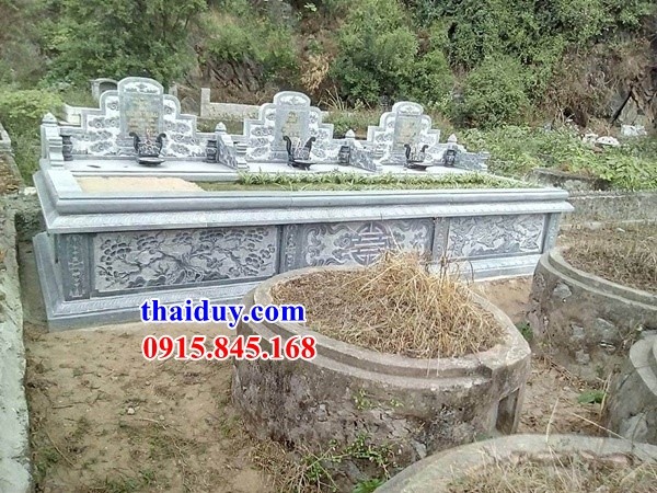Thiết kế mộ đôi gia đình không mái ba ngôi liền kề bằng đá xanh Ninh Bình chạm khắc hoa văn tinh xảo