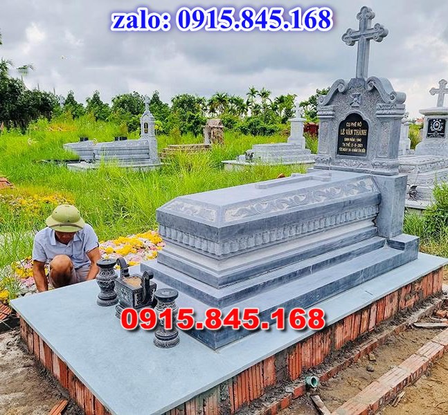 lăng mộ đá ông bà bố mẹ gia đình, mộ mồ mả đá xanh granite hoa cương nguyên khối, mộ tháp đá bảo tháp mộ sư để thờ tro cốt, mộ đôi tròn tam cấp đơn giản, mộ đá xanh đen xám trắng vàng cẩm thạch, mộ ốp chụp xi măng bán sẵn, Nơi chỗ địa chỉ xưởng làm sản xuất mộ đá mỹ nghệ điêu khắc, mộ đá công giáo đạo thiên chúa, thiết kế tư vấn vẽ mộ đá kích thước phong thủy, bia mộ đá song thân phu thê vợp chồng, kim tĩnh huyệt mộ chôn tươi kích thước lớn, mộ hậu bành đơn giản, lăng mộ đá ninh bình, mộ hung hỏa địa táng, mộ có 1 một 2 hai ba 3 mái đao che, mộ đá ninh bình thanh hóa xanh rêu, chi phí xây mộ đá lắp đặt tận nơi trọn gói,