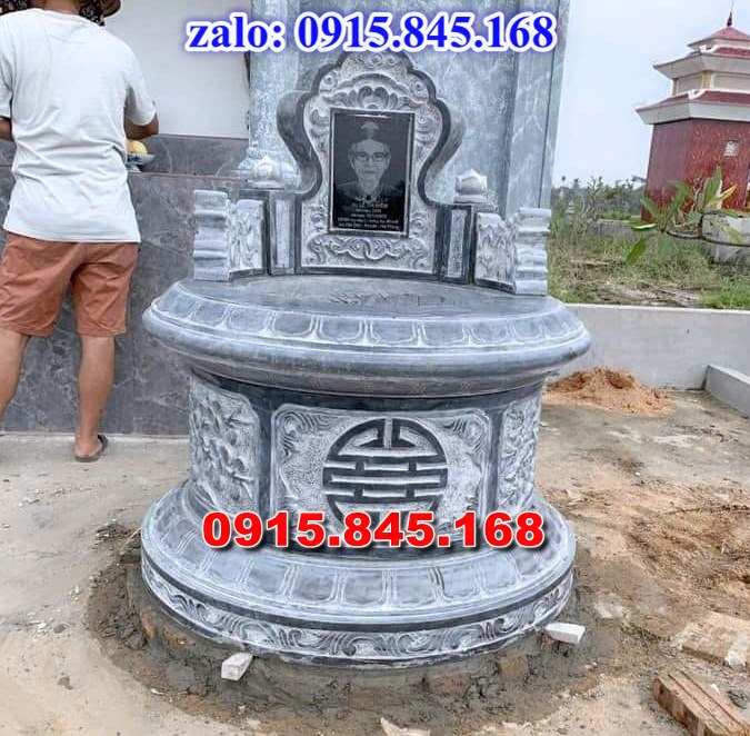 mộ đá gia đình, mộ ông bà bố mẹ gia tộc, khuôn viên mộ đá xanh trắng vàng granite nguyên khối, nhà mồ bằng đá để thờ tro cốt, giá nơi địa chỉ bán mộ đá, kích thước mộ đá cẩm thạch, mộ đá tự nhiên, xây mộ đá đơn giản, lan can tường bao hàng rào đá khối, nghĩa trang gia đình dòng họ bằng đá, cuốn thư bình phong trước mộ đá, đá bậc lát sân nền mộ, bậc tam cấp rồng bậc thềm chiếu rồng mộ, lư đỉnh hương đèn hạc thờ đá, cổng cột đá mộ,