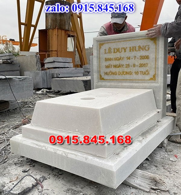 lăng mộ đá ông bà bố mẹ gia đình, mộ mồ mả đá xanh granite hoa cương nguyên khối, mộ tháp đá bảo tháp mộ sư để thờ tro cốt, mộ đôi tròn tam cấp đơn giản, mộ đá xanh đen xám trắng vàng cẩm thạch, mộ ốp chụp xi măng bán sẵn, Nơi chỗ địa chỉ xưởng làm sản xuất mộ đá mỹ nghệ điêu khắc, mộ đá công giáo đạo thiên chúa, thiết kế tư vấn vẽ mộ đá kích thước phong thủy, bia mộ đá song thân phu thê vợp chồng, kim tĩnh huyệt mộ chôn tươi kích thước lớn, mộ hậu bành đơn giản, lăng mộ đá ninh bình, mộ hung hỏa địa táng, mộ có 1 một 2 hai ba 3 mái đao che, mộ đá ninh bình thanh hóa xanh rêu, chi phí xây mộ đá lắp đặt tận nơi trọn gói,