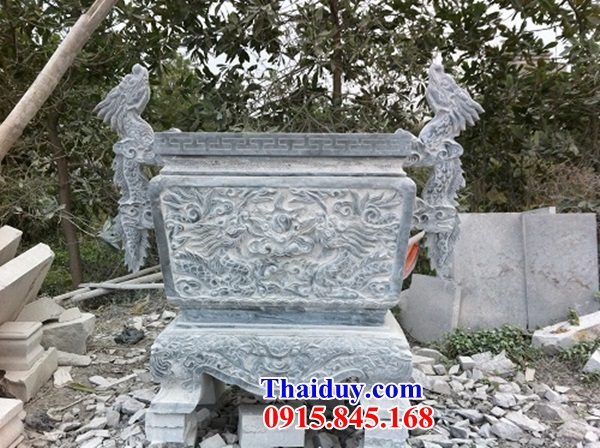 Bát hương lớn hình chữ nhật ngoài sân từ đường chùa đình đền bằng đá xanh điêu khắc rồng phượng