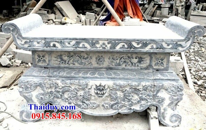 Hình ảnh bàn lễ đình chùa miếu đẹp bằng đá xanh liền khối Thanh Hóa