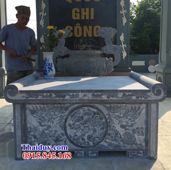 Hình ảnh bàn lễ khu tưởng niệm đẹp bằng đá xanh liền khối điêu khắc rồng phượng