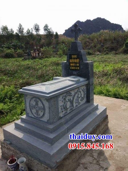 Hình ảnh mộ công giáo bằng đá xanh nguyên khối