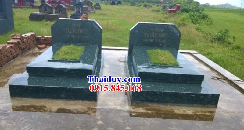 Hình ảnh mộ đôi gia đình đơn giản bằng đá granite xanh rêu đẹp
