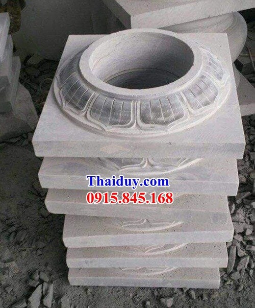 Mẫu chân cột nhà sàn cổ bằng đá xanh nguyên khối thiết kế hiện đại