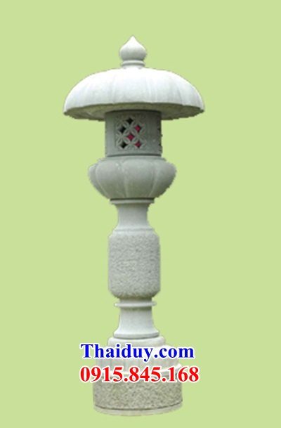 Mẫu cột đèn sân vườn bằng đá thiết kế đẹp