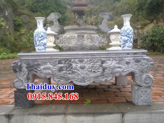 Thiết kế bàn sắm lễ đặt sân đình đền chùa miếu bằng đá nguyên khối tự nhiên