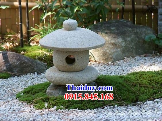 Thiết kế cột đèn khuôn viên sân vườn bằng đá khối