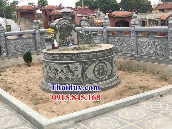 Thiết kế lăng mộ hình tròn bằng đá khối xanh rêu chạm khắc hoa văn tinh xảo