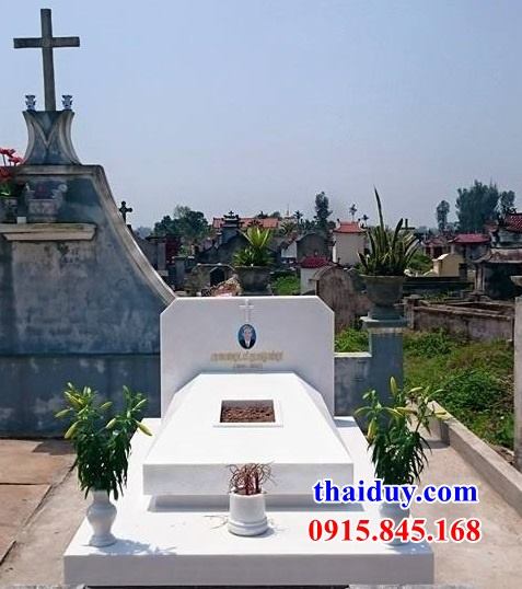 Thiết kế mộ công giáo đạo thiên chúa bằng đá trắng cao cấp cất hũ tro hài cốt