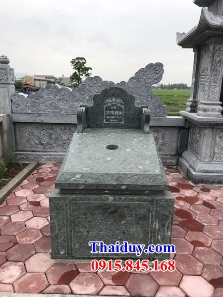 Thiết kế nghĩa trang gia đình bằng đá xanh rêu nguyên khối đẹp