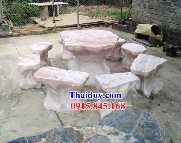 02 Bàn ghế đá hòa bình nguyên khối đặt sân vườn biệt thự tự gia đẹp bán tại Bắc Giang
