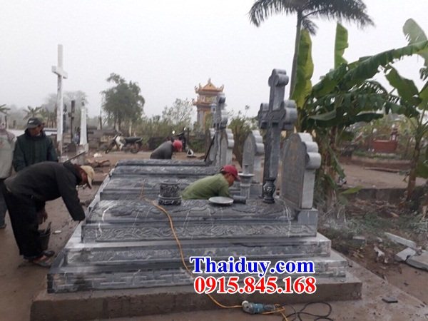 02 Mộ mồ mả công giáo đạo thiên chúa giáo bằng đá tự nhiên nguyên khối đẹp bán tại Lạng Sơn