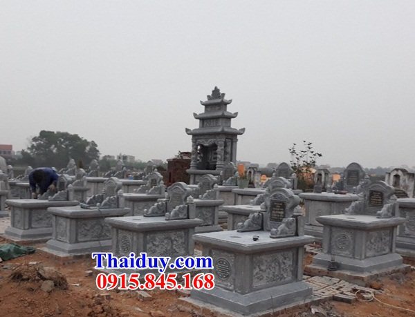 02 Mộ mồ mả đơn giản không mái hiện đại tam cấp liền nguyên khối bằng đá thanh hóa đẹp bán tại Quảng Ninh
