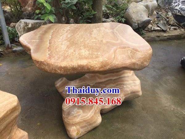 04 Bộ bàn ghế đá vàng bày sân vườn biệt thự đẹp bán tại Hưng Yên