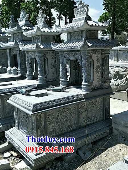 04 Mộ mồ mả bằng đá xanh hai mái cất giữ để đựng hũ hộp tro hài cốt gia đình dòng họ ông bà bố mẹ ba má bán tại Kiên Giang