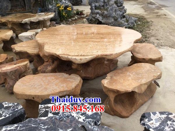 07 Bộ bàn ghế sân vườn tiểu cảnh biệt thự bằng đá vàng nguyên khối đẹp bán tại Quảng Ninh