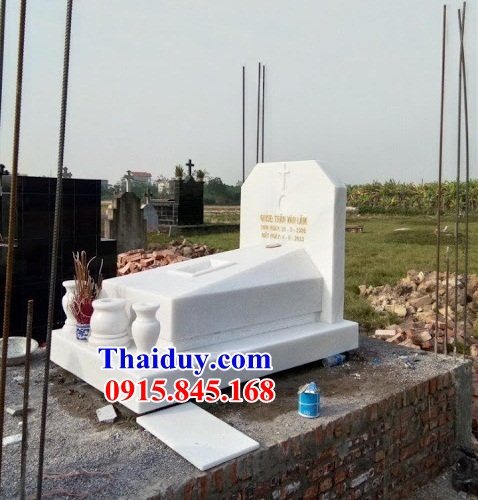 09 Mẫu mộ mồ mả đá trắng liền nguyên khối cao cấp hiện đại đơn giản không mái tam ba năm cấp đẹp tại Bình Thuận