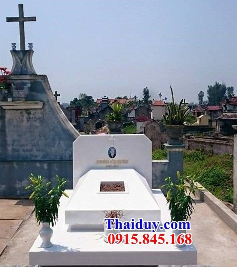 09 Mộ lăng mồ mả công giáo đạo thiên chúa bằng đá trắng đẹp bán tại Hà Nam