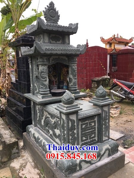 12 Mộ mồ mả gia đình dòng họ ông bà bố mẹ hai mái bằng đá xanh rêu bán tại Ninh Bình