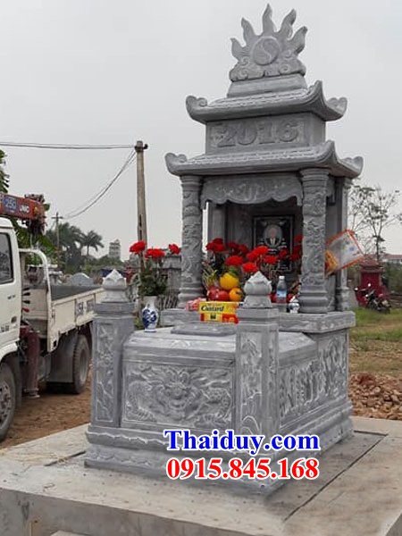 39 Mộ mồ mả hai mái gia đình dòng họ ông bà bố mẹ bằng đá thanh hóa đẹp bán tại Quảng Bình