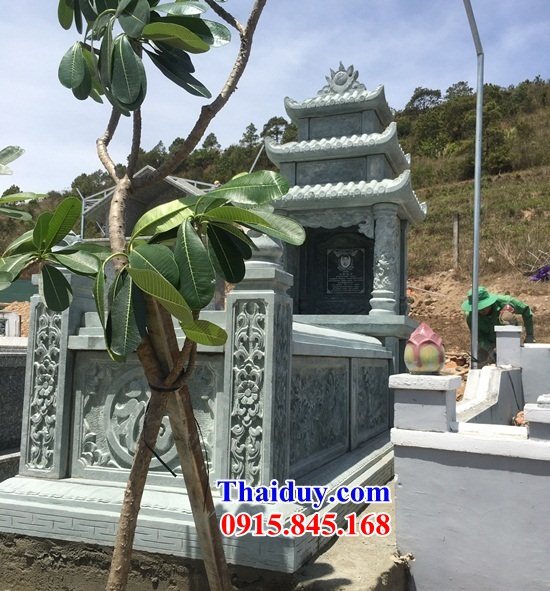 43 Mộ mồ mả đá xanh rêu ba mái cất giữ để đựng hũ hộp tro hài cốt gia đình dòng họ bố mẹ ba má đẹp bán tại Đồng Tháp
