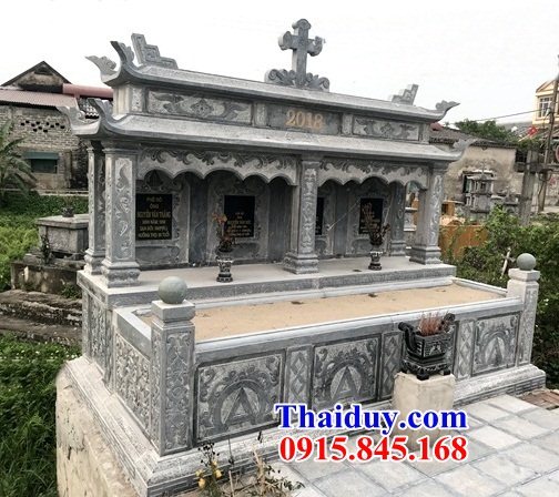 57 Mộ mồ mả đôi bằng đá đẹp hai ba bốn ngôi liền nhau cất giữ để đựng hũ tro hài cốt gia đình dòng họ ông bà bố mẹ đạo thiên chúa công giáo bán tại Bình Thuận
