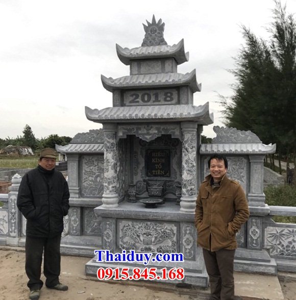 Mẫu kỳ đài thờ chung bằng đá khối tự nhiên chạm khắc hoa văn tinh xảo