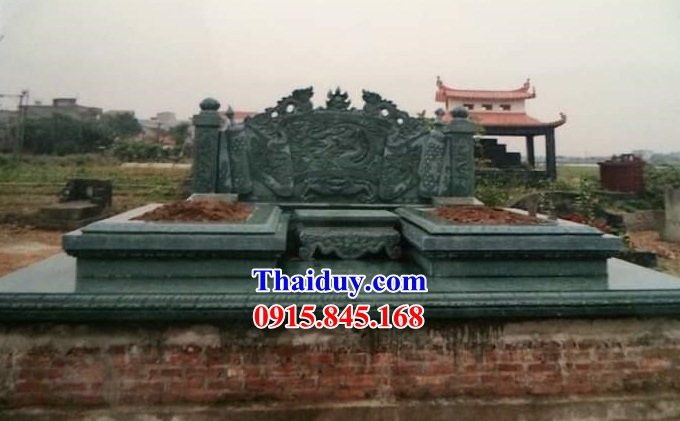 Mẫu lăng mộ đôi gia đình bằng đá xanh rêu cao cấp không mái