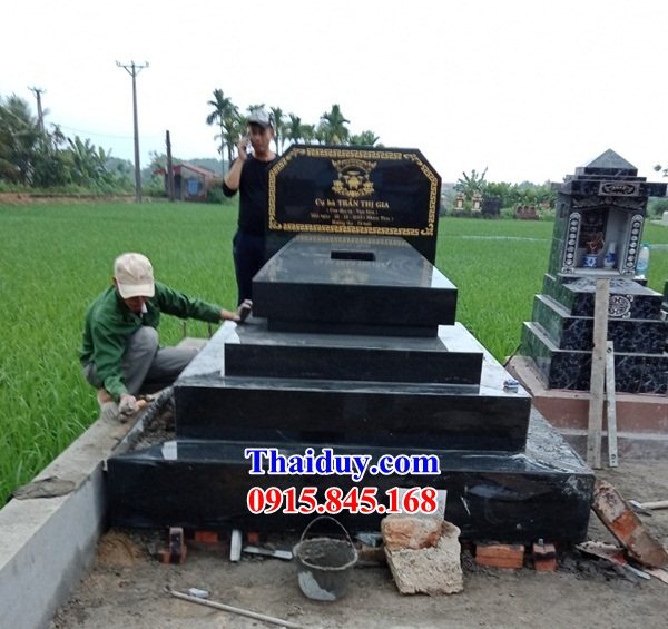 Mẫu mộ hậu bành tam cấp bằng đá hoa cương nguyên khối Ninh Bình
