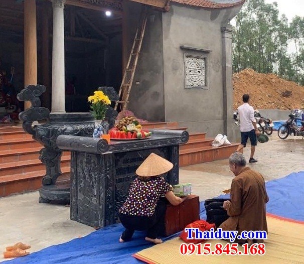 Làm 07 bàn lễ bằng đá hiện đại đẹp thắp hương nhang ngoài sân tại Vĩnh Phúc