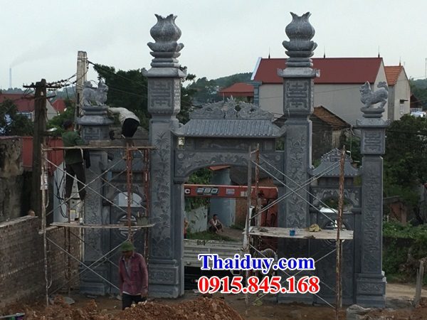 Lắp đặt 33 cổng tam quan tứ trụ nhà thờ họ từ đường bằng đá xanh Thanh Hóa