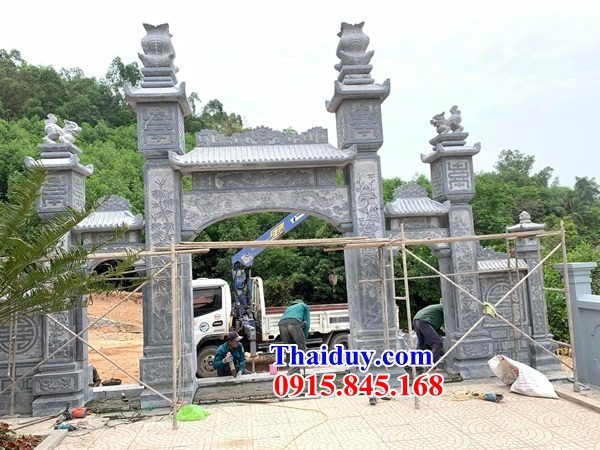 Mẫu cổng tam quan tứ trụ từ đường đình chùa đền miếu bằng đá liền khối thiết kế hiện đại
