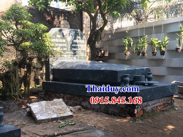 Thiết kế 13 mộ mồ mả liền nguyên khối đá xanh rêu đẹp bán Điện Biên