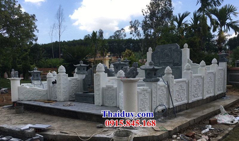 Tường hàng rào lan can đá trắng liền khối hiện đại nghĩa trang ba má đẹp bán tại Tiền Giang