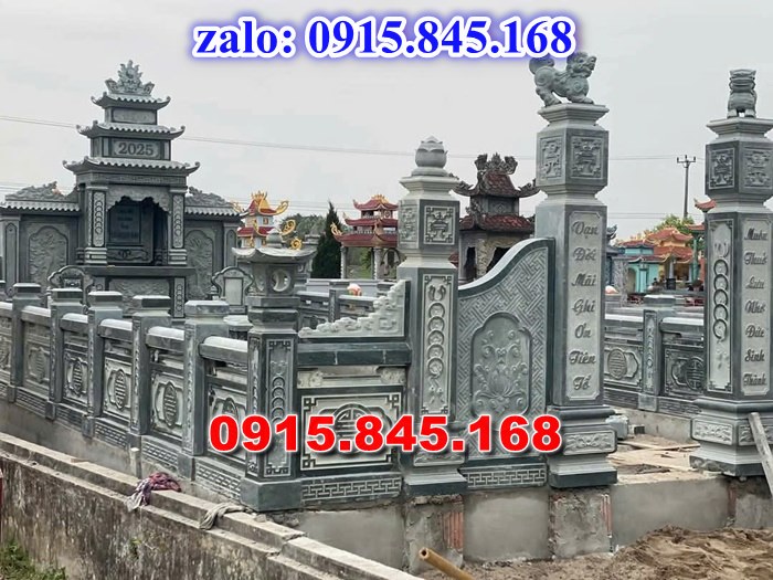 nhà mồ tiền chế, nhà mồ xây làm bằng đá, kích thước nhà mồ, kiểu dáng nhà mồ, nhà mồ có mái che, nhà mồ miền tây, lan can tường bao hàng rào nhà mồ, cuốn thư bức bình phong nhà mồ, nhà mồ để thờ hũ lọ tro cốt đá, nhà mồ ông bà bố mẹ gia đình ba má, mồ mả bằng đá.