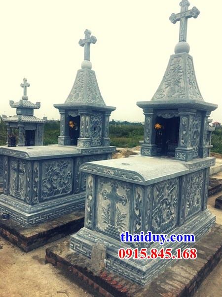 Hình ảnh lăng mộ công giáo bằng đá nguyên khối một mái chạm khắc cấy thánh giá tinh xảo đẹp tại Kiên Giang
