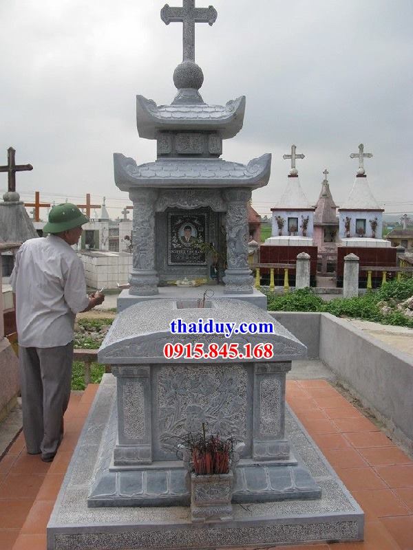 Hoa văn lăng mộ đạo công giáo bằng đá hai mái đẹp bán tại Phú Thọ