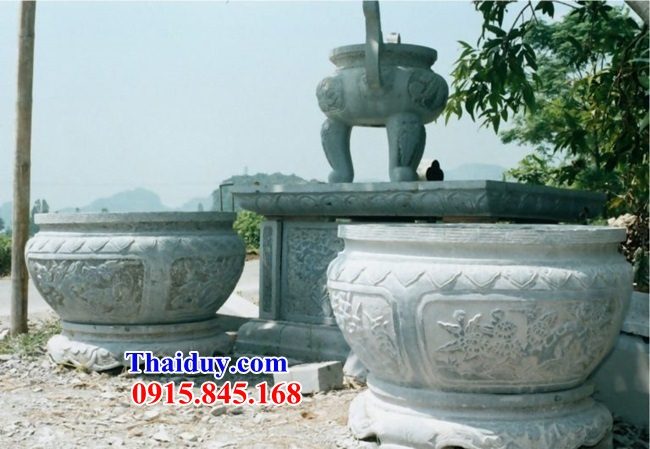 Kiểu chậu cảnh hình tròn trồng cây bằng đá chạm trổ tứ quý tại Ninh Thuận