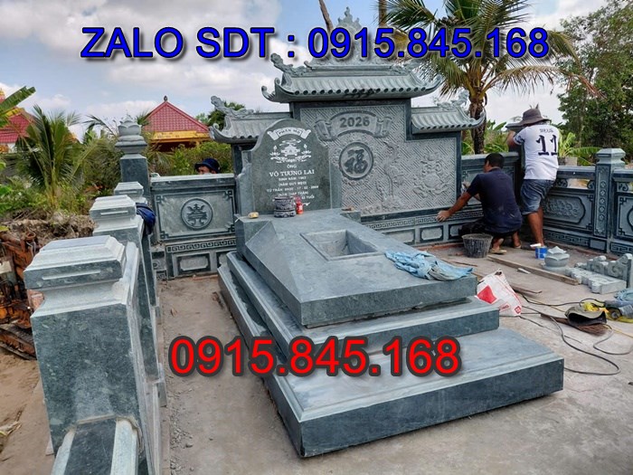 mộ đá gia đình, mộ ông bà bố mẹ gia tộc, khuôn viên mộ đá xanh trắng vàng granite nguyên khối, nhà mồ bằng đá để thờ tro cốt, giá nơi địa chỉ bán mộ đá, kích thước mộ đá cẩm thạch, mộ đá tự nhiên, xây mộ đá đơn giản, lan can tường bao hàng rào đá khối, nghĩa trang gia đình dòng họ bằng đá, cuốn thư bình phong trước mộ đá, đá bậc lát sân nền mộ, bậc tam cấp rồng bậc thềm chiếu rồng mộ, lư đỉnh hương đèn hạc thờ đá, cổng cột đá mộ,