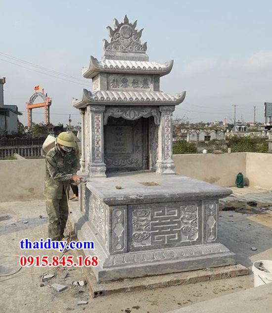 Lắp ghép lăng mộ hai đao bằng đá nguyên khối tại Cao Bằng