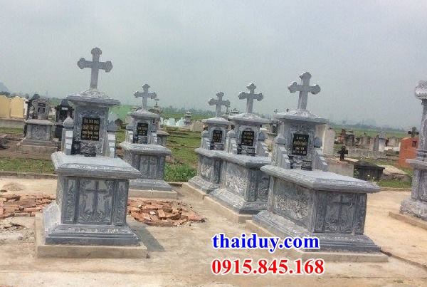 Xây lắp lăng mộ công giáo bằng đá xanh Thanh Hoá không mái đơn giản tại Đà Nẵng