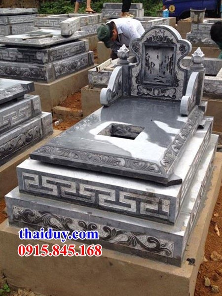 10 mẫu khu lăng mộ tam cấp bằng đá xanh tự nhiên không mái chạm khắc hoa văn tinh xảo tại Cần Thơ