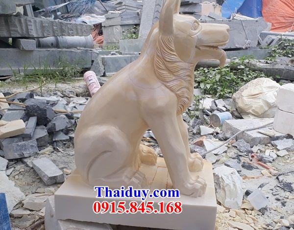 20 tượng chó cảnh bằng đá nguyên khối tại Bình Phước