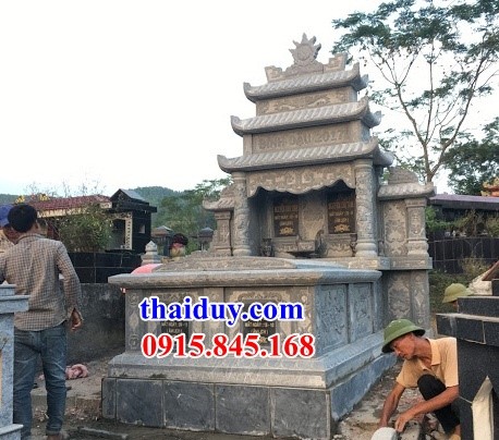 44 thi công lắp đặt lăng mộ đá đơn giản đẹp ba mái tại Quảng Ngãi